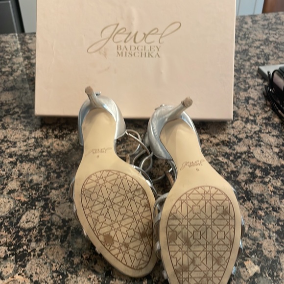 Beautiful Rhinestone silver heels size 8 - Picture 4 of 7